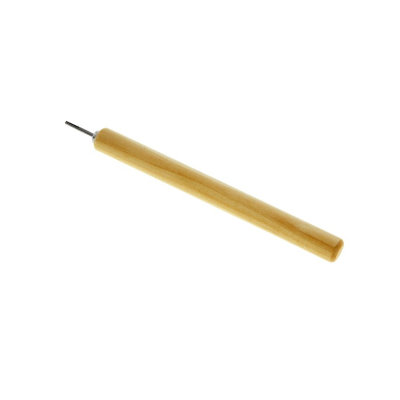 Quilling Stick7 инструмент для квиллинга с деревянной ручкой, арт. 8072 Приспособление для закручивания бумажных полос с деревянной ручкой и металлической вилочкой с прорезью 6мм. Длина: 11,5 см. Вес: 6 г.