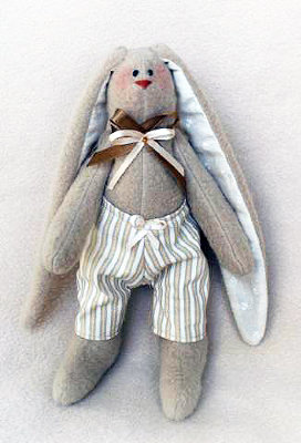 Набор для изготовления текстильной куклы 20см &quot;Rabbit&#039;s Story&quot; арт.R006 Ваниль Набор для изготовления текстильной куклы 20см "Rabbit's Story" арт.R006 Ваниль
Высота готовой работы 20 см
Состав набора: ткань для тела (100% флис), ткань для одежды (100% хлопок), бусины, атласная лента, пуговицы, нитки, деревянная палочка, выкройка, инструкция.