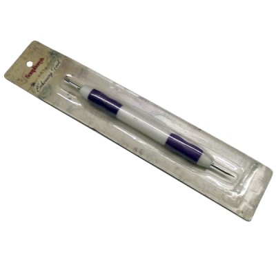 Инструмент для тиснения бумаги. Пластиковая ручка с металлическими шариками 0,8 и 1 мм, арт. AH-48101 Инструмент для тиснения с пластиковой ручкой и металлическими шариками (дотцами) на конце диаметром 0,8 и 1 мм.
Двусторонний инструмент для тиснения предназначен для эмбоссинга по бумаге, фольге, металлу, вэллому, для прорисовки деталей.
С помощью тонкого наконечника Вы можете создавать узоры тиснения даже на очень маленьких участках
Используйте наонечник с большим шариком для основного тиснения, и наконечник с маленьким шариком для более изящного эмбоссинга.