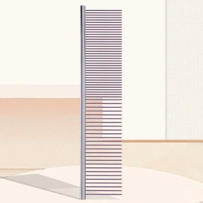 Quilling Comb инструмент для квиллинга &quot;Гребень 2&quot;, 18х3 см, арт. QS-QGR-02 Инструмент гребень для квиллинга (расческа для петельчатого квиллинга) широкий.
Данный инструмент имеет два вида частых зубцов, что позволяет выполнять филигранные фигуры, элементы листьев, лепестков из бумажных полосок в технике петельчатого квиллинга. Расстояние между зубьев 1,5 и 2,5 мм.
Размер гребня 18x3 см