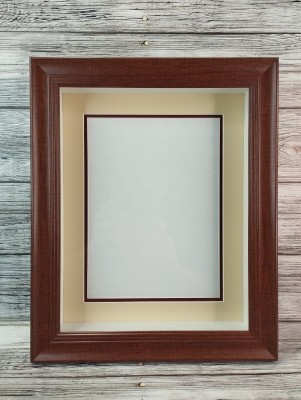 Глубокая рамка 3D - для квиллинга и объемных работ, багет коричневый с двойным паспарту, 24,5х30,5х5 см, арт. 993913260 Глубокая рамка 3D - для квиллинга и объемных работ, багет коричневый с двойным паспарту, 24,5х30,5х5 см, арт. 993913260.
Размер по заднему картону 24,5х30,5 см.
Размер по стеклу 22х28,5 см.
Глубина коробки 5 см.
Паспарту съёмное. Цвет паспарту: бежевый с коричневым кантом.
Глубокая рамка предназначена для оформления объёмных работ.