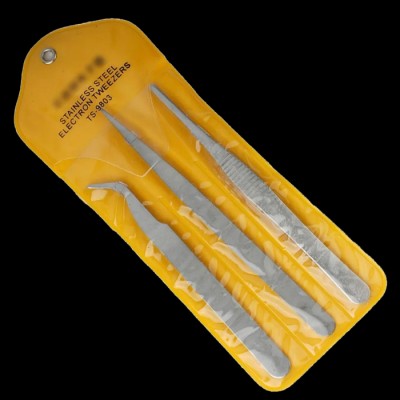 Набор пинцетов, 3 шт., (угловой острый +прямой острый + прямой закруглённый), арт. QS-PTE-SD-15 Набор пинцетов из нержвеющей стали, в упаковке 3 штуки: 1 угловой острый пинцет + 1 прямой острый пинцет + 1 прямой закругленый на концых пинцет), арт. QS-PTE-SD-15 
В квиллинге для удержания и монтажа элементов квиллинг поделок. А также такие пинцеты пригодятся в быту для различных целей.