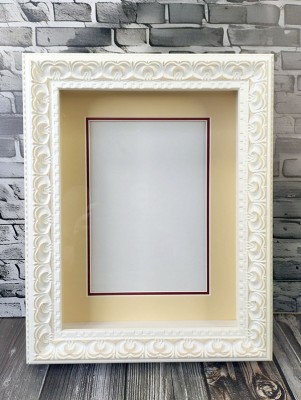 Глубокая рамка 3D - для квиллинга и объемных работ, багет белый молочный с двойным паспарту, 18,5х24,5х3,5 см, арт. 994515281 Глубокая рамка 3D - для квиллинга и объемных работ со стеклом, багет белый молочный с фактурой фигурных завитков.
С двойным съёмным паспарту. 
Артикул. 994515281
Размер по заднему картону 18,5х24,5 см, глубина 3,5 см.
Предназначена для оформления объемных работ.