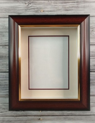 Глубокая рамка 3D - для квиллинга и объемных работ, коричневая с двойным паспарту, 20.5х25х4,5 см, арт. 996313161 Глубокая рамка 3D - для квиллинга и объемных работ, коричневая с золотым ободком, 20.5х25х4,5 см, арт. 996313161
Размер по заднему картону 20.5х25 см, глубина коробки 4,5 см.
Рамка со съёмным паспарту.
Предназначена для оформления объемных работ.