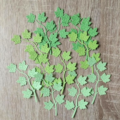 Фигурные бумажные вырубки "ЛЕТНИЕ ЛИСТЬЯ-1", 3 цвета, размер 8х4 см, 12 шт., арт. QS-0701 Фигурные бумажные вырубки "ЛЕТНИЕ ЛИСТЬЯ-1", 3 зеленых цвета, размер 8х4 см, 12 шт., арт. QS-0701
Высота ветки - 8 см. 
Размер каждого листика 1,5х1,5 см.
3 зеленых цвета.
Вырубки предназначены для оформления открыток и картин в бумажном творчестве в качестве дополнительного декора.