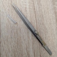 Пинцет прямой острый с фиксатором натяжения и защитным колпачком, длина 16,5 см, артикул GA-HKN-01